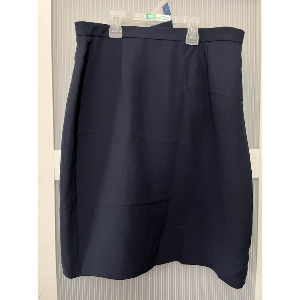 B_ NWT! Casual Corner Annex Essentials 12P Navy Skirt